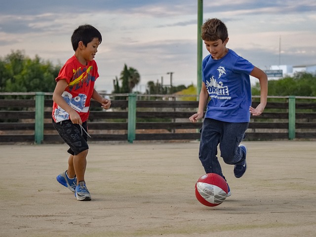 芒特制胜曼联2-1逆转！齐尔克泽破荒但冬窗必须买中场，阿莫林需要沃顿