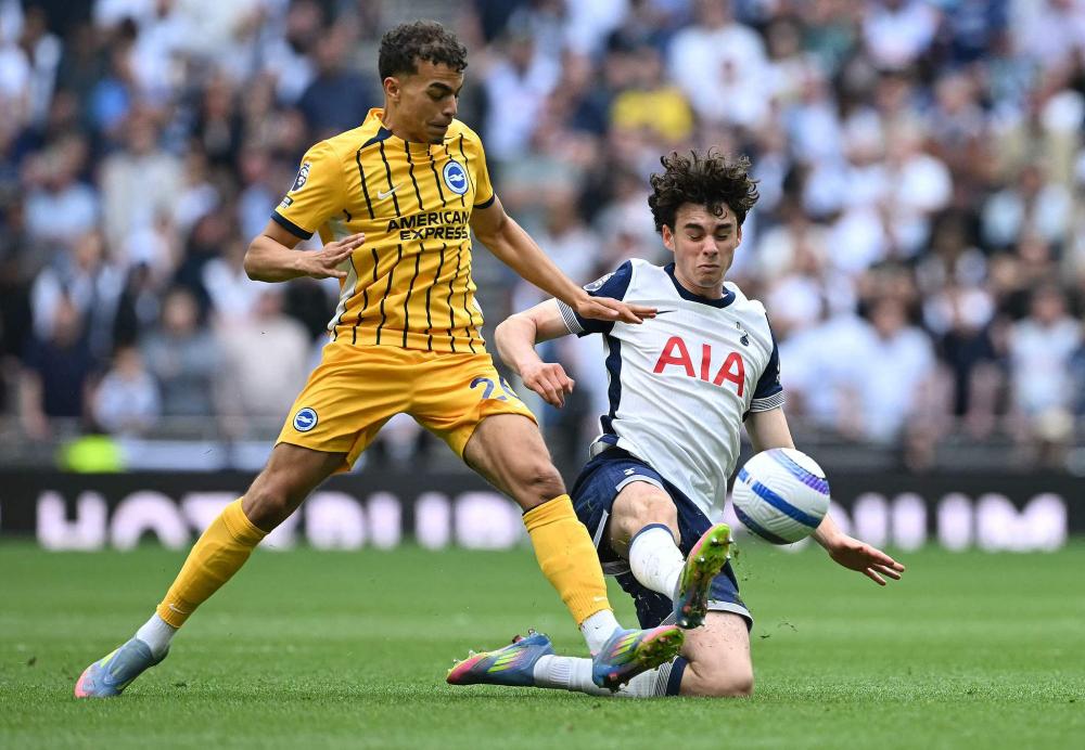 太阳报：C罗日收入48.8万英镑，与摩根采访时戴的手表值110万英镑